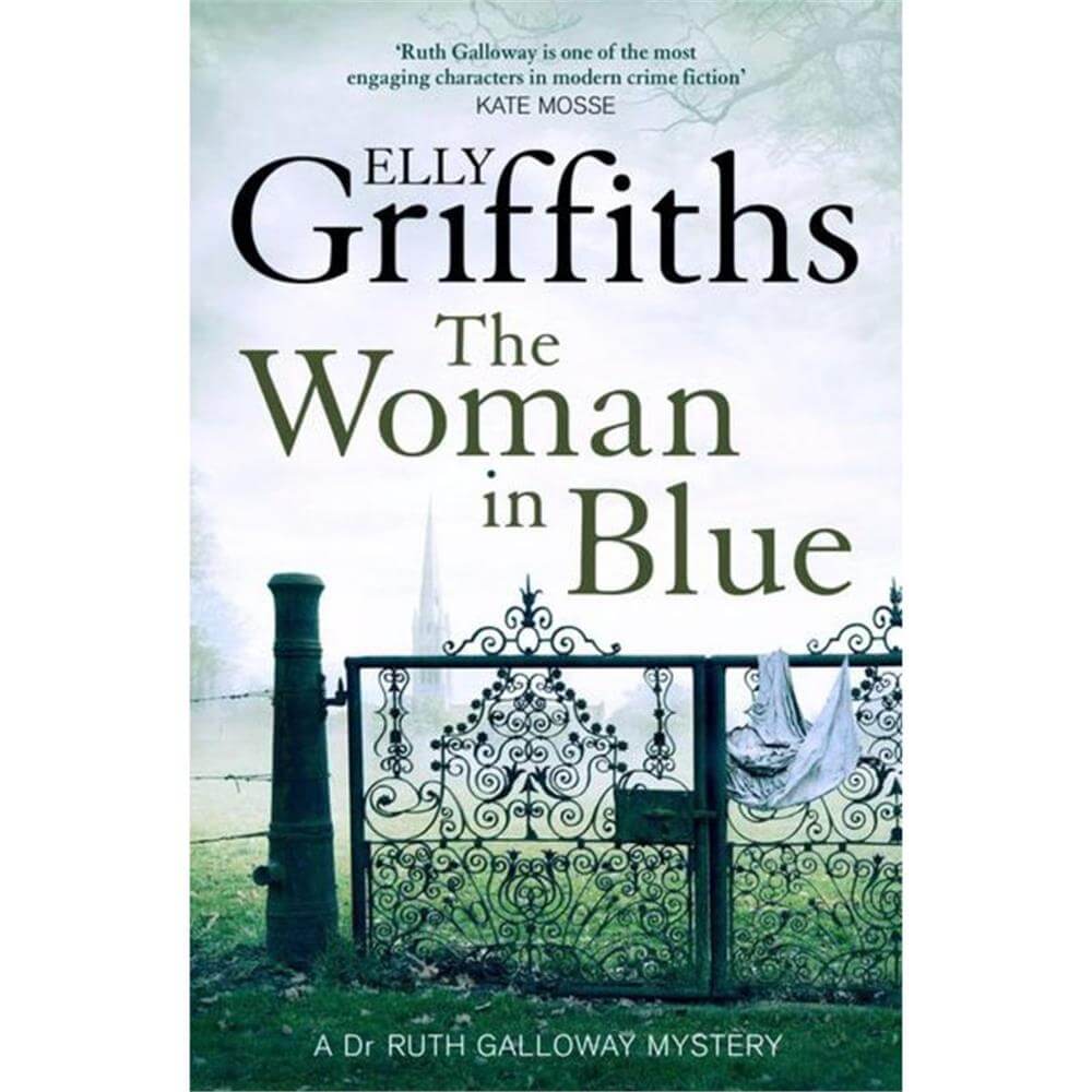 The Woman In Blue: The Dr Ruth Galloway Mysteries 8 by Elly Griffiths (Paperback)